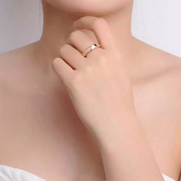 18K GP Rose Gold Beautiful Ring New - Picture 5 of 8